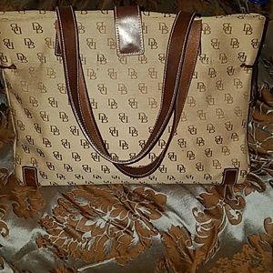 Dooney & Bourke